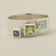 External site: Nicola Hurst Jewellery.